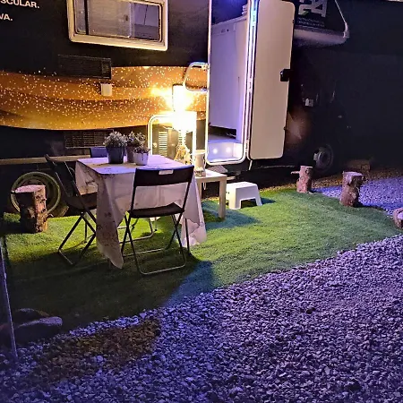 Autocaravana En El Centro De Bienestar Tfm Kemping