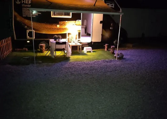 Autocaravana En El Centro De Bienestar Tfm * Kadyks